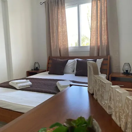 Lovely 2 Bedroom In Iris Village Apartment